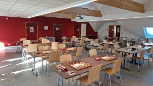 salle de Fouesnant avec les échiquiers